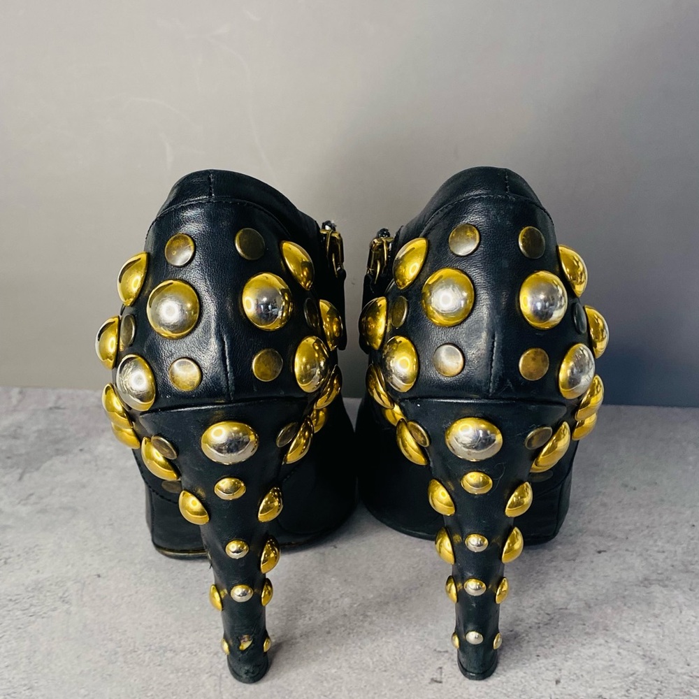 Gucci Babouska Studded Ankle Boots (Size 39)   Black leather with Gold Studs - Picture 8 of 15